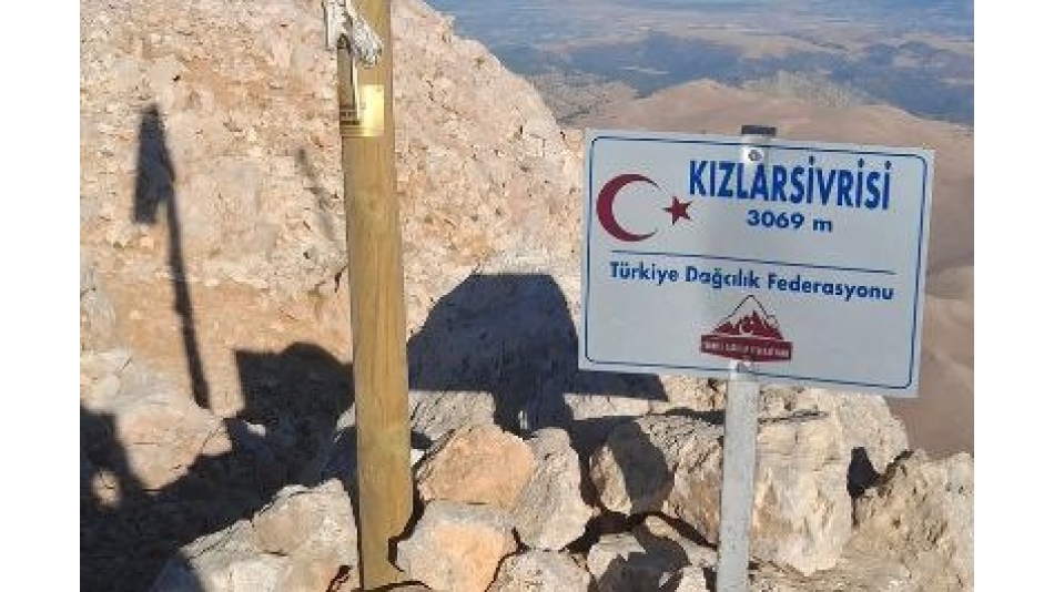KIZLARSİVRİSİ DAĞI ZİRVE